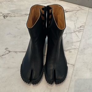 Exceptional quality black leather Japanese split toe tabi shoes boots sz9